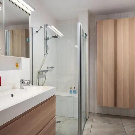 A Cozy And Furnished In Shared Modern Pansiyon Barendrecht