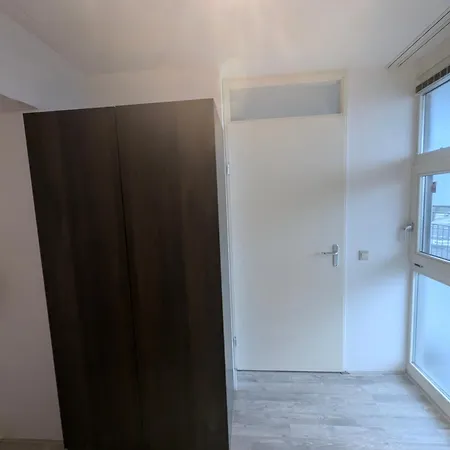 A Cozy And Furnished In Shared Modern * Barendrecht
