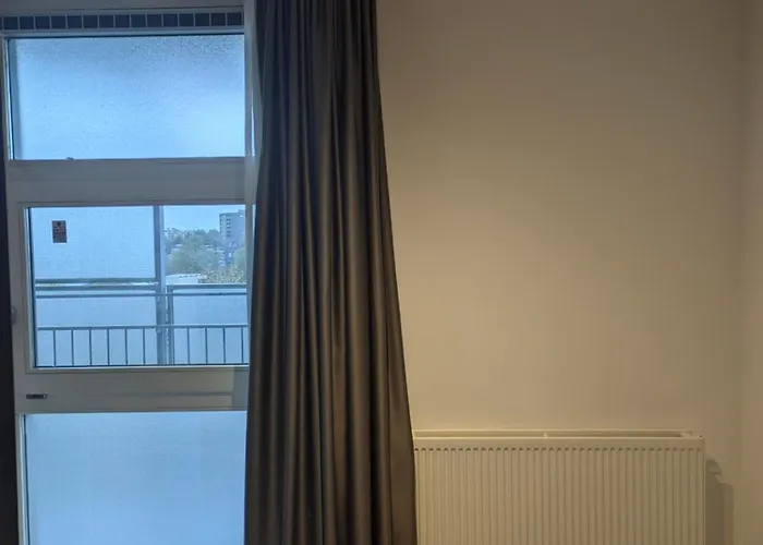 A Cozy And Furnished In Shared Modern Habitación en casa particular *