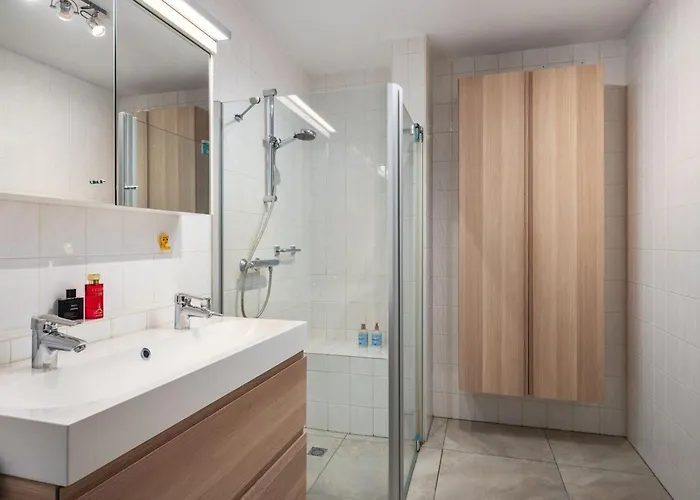 A Cozy And Furnished In Shared Modern Habitación en casa particular Barendrecht