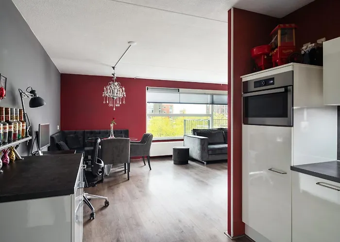 A Cozy And Furnished In Shared Modern Habitación en casa particular