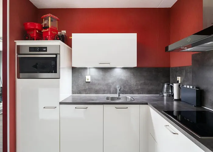 A Cozy And Furnished In Shared Modern Habitación en casa particular