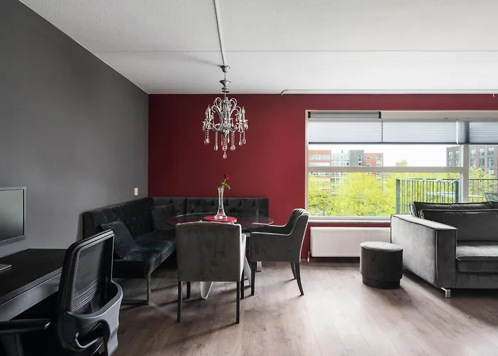 A Cozy And Furnished In Shared Modern * Barendrecht