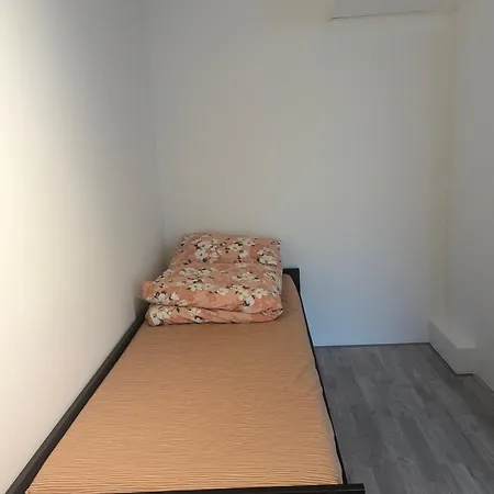 A Cozy And Furnished In Shared Modern