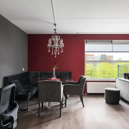 A Cozy And Furnished In Shared Modern * Barendrecht